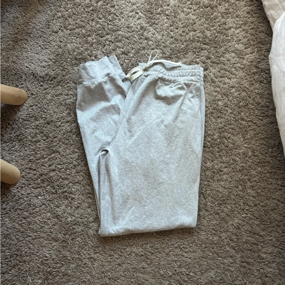 Vuori Heather Gray Lounge Pants - Picture 5 of 7